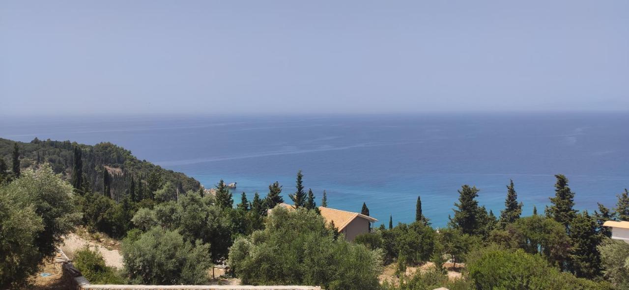 Villa Nereid Glafki - Enjoy Summer Sunsets อาโยส นิกีตัส ภายนอก รูปภาพ