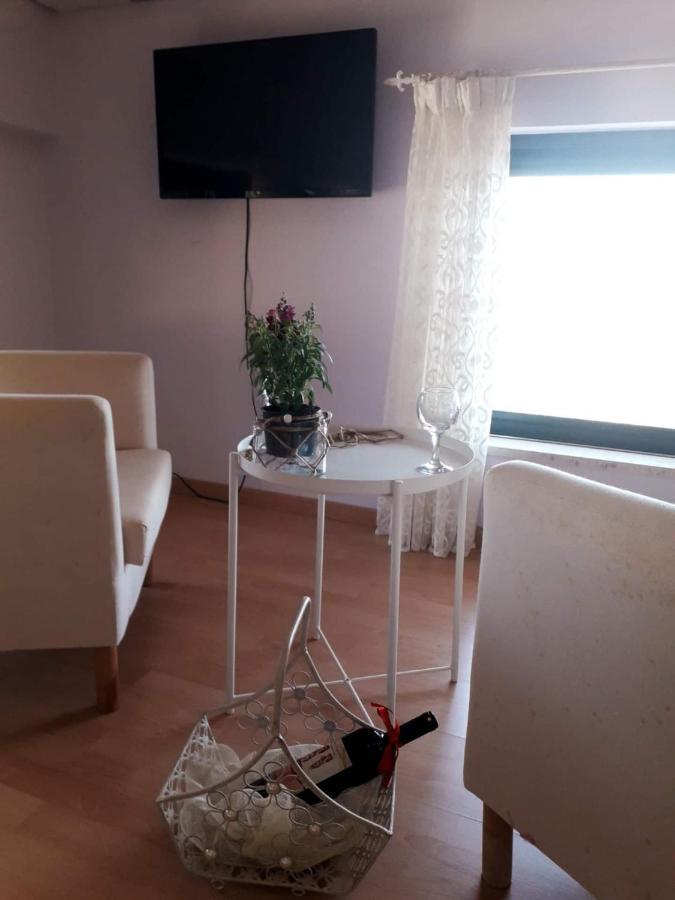 Villa Nereid Glafki - Enjoy Summer Sunsets อาโยส นิกีตัส ภายนอก รูปภาพ
