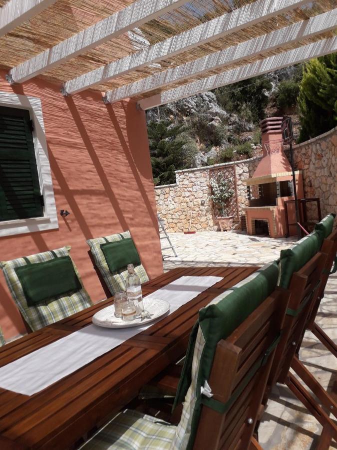 Villa Nereid Glafki - Enjoy Summer Sunsets อาโยส นิกีตัส ภายนอก รูปภาพ