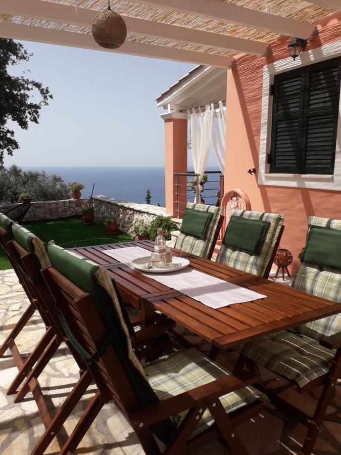 Villa Nereid Glafki - Enjoy Summer Sunsets อาโยส นิกีตัส ภายนอก รูปภาพ